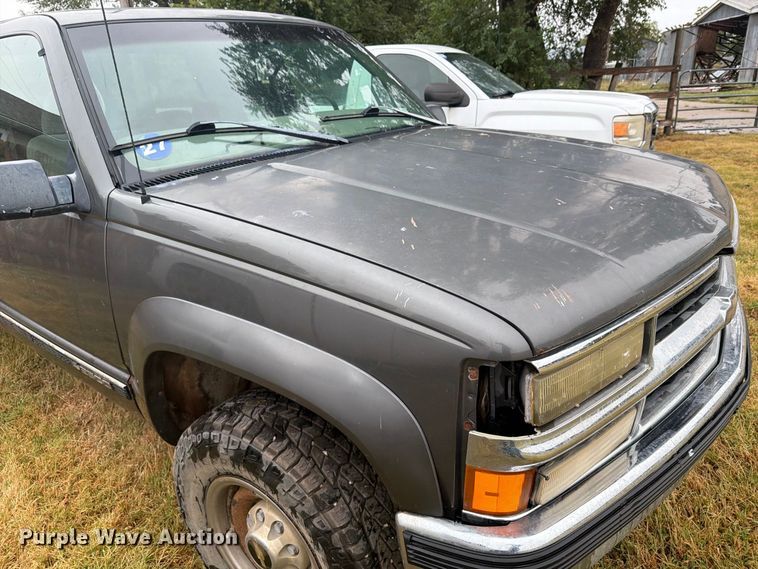 image for item DY3445 1999 Chevrolet K2500 Ext. Cab pickup truck