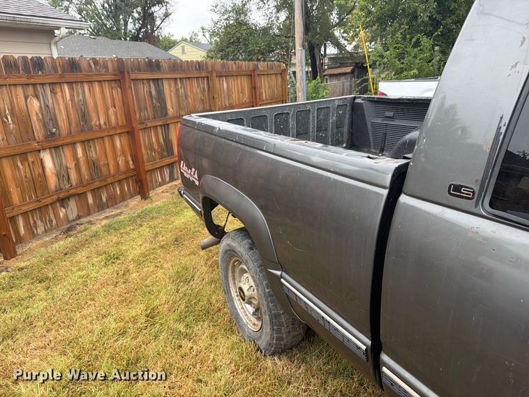 image for item DY3445 1999 Chevrolet K2500 Ext. Cab pickup truck