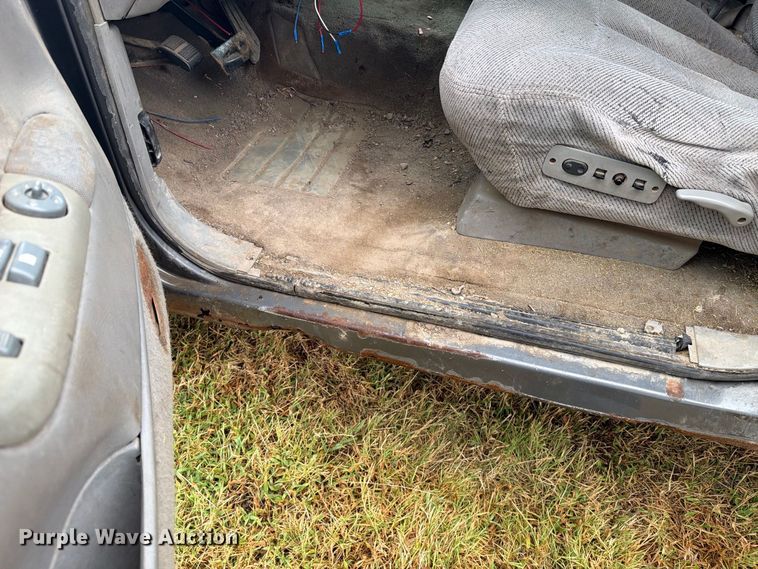 image for item DY3445 1999 Chevrolet K2500 Ext. Cab pickup truck