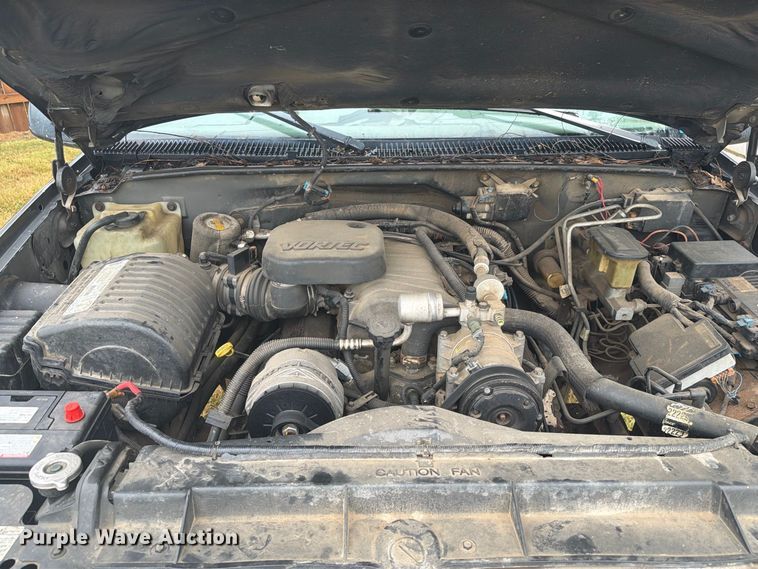 image for item DY3445 1999 Chevrolet K2500 Ext. Cab pickup truck