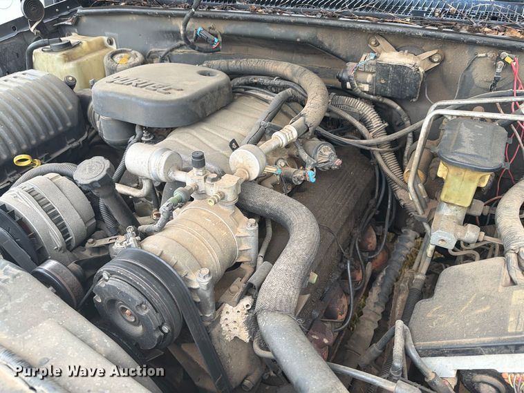 image for item DY3445 1999 Chevrolet K2500 Ext. Cab pickup truck