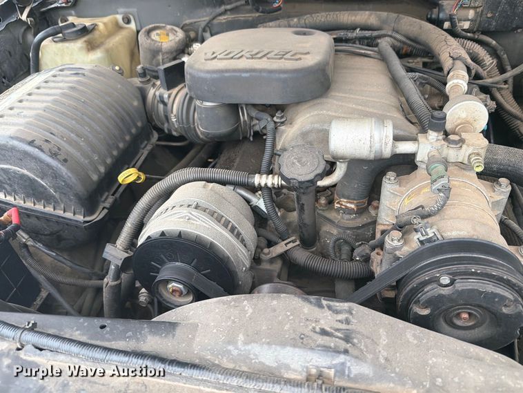 image for item DY3445 1999 Chevrolet K2500 Ext. Cab pickup truck