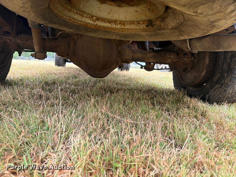 image for item DY3445 1999 Chevrolet K2500 Ext. Cab pickup truck