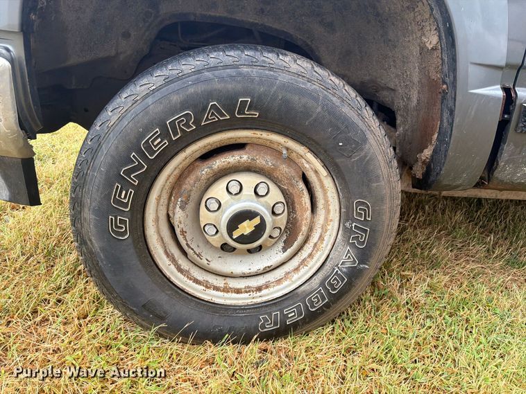 image for item DY3445 1999 Chevrolet K2500 Ext. Cab pickup truck