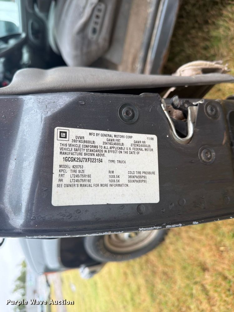 image for item DY3445 1999 Chevrolet K2500 Ext. Cab pickup truck
