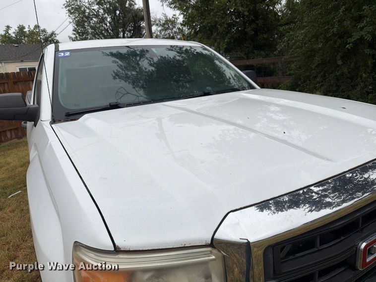 image for item DY3447 2014 GMC Sierra 1500 pickup truck