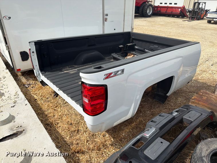 image for item DY3459 Chevrolet pickup truck bed