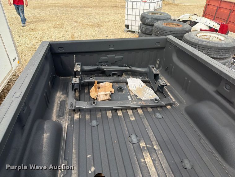 image for item DY3459 Chevrolet pickup truck bed