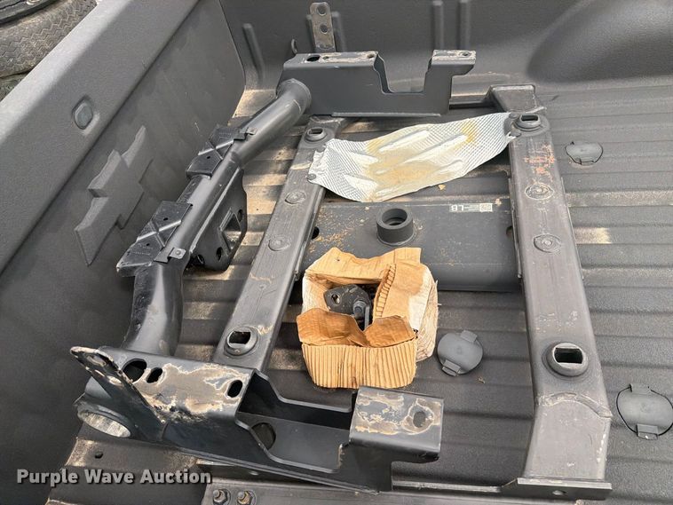 image for item DY3459 Chevrolet pickup truck bed