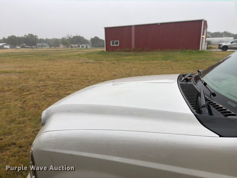 image for item DY3460 2004 Ford F250 Super Duty Crew Cab pickup truck