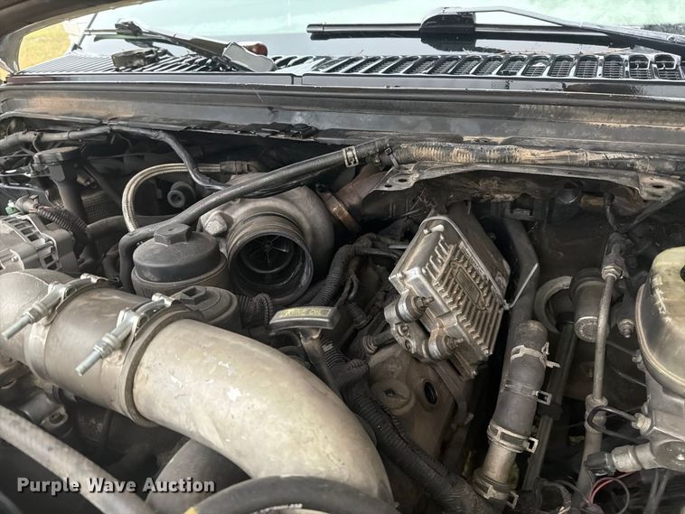 image for item DY3460 2004 Ford F250 Super Duty Crew Cab pickup truck