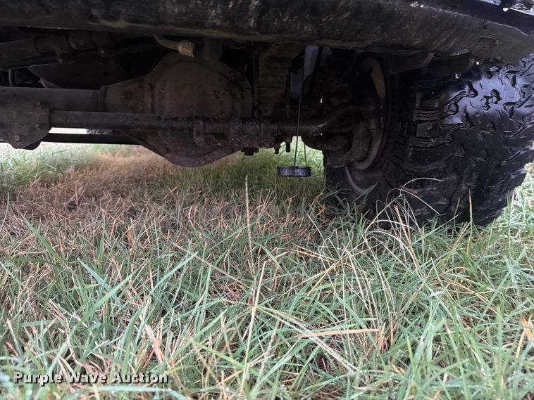 image for item DY3460 2004 Ford F250 Super Duty Crew Cab pickup truck