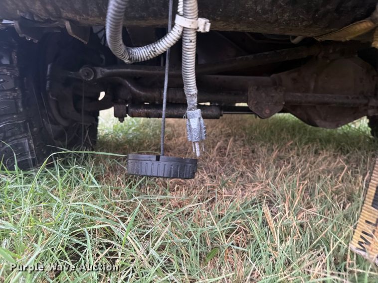 image for item DY3460 2004 Ford F250 Super Duty Crew Cab pickup truck