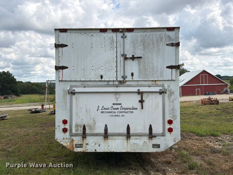 image for item DZ4823 1988 Star Mobile office trailer