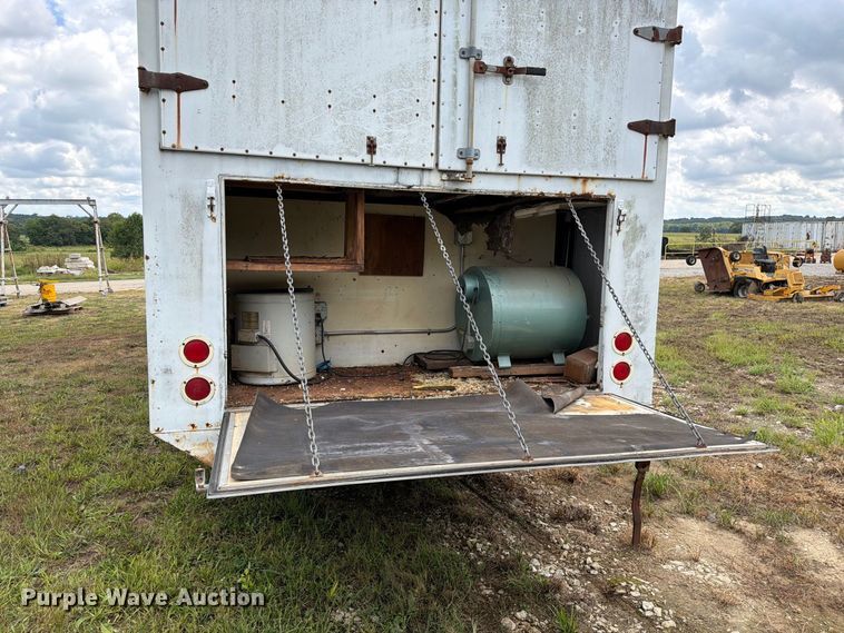 image for item DZ4823 1988 Star Mobile office trailer