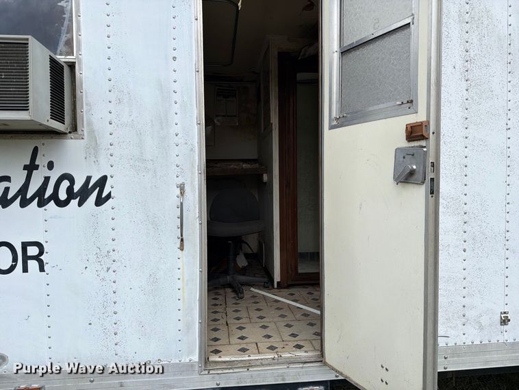 image for item DZ4823 1988 Star Mobile office trailer