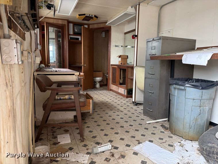 image for item DZ4823 1988 Star Mobile office trailer