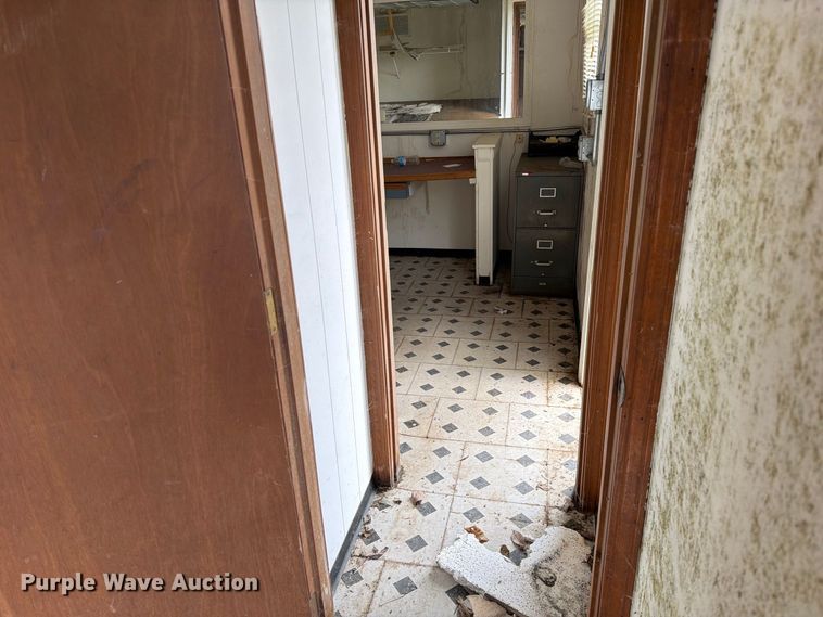 image for item DZ4823 1988 Star Mobile office trailer