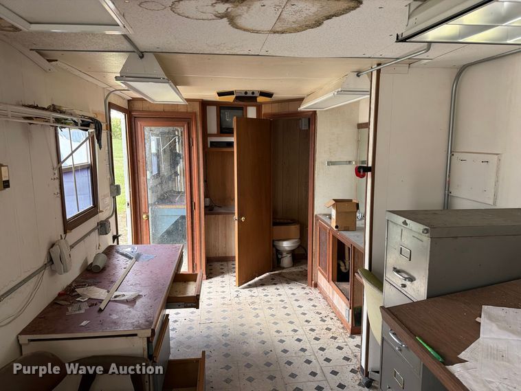 image for item DZ4823 1988 Star Mobile office trailer