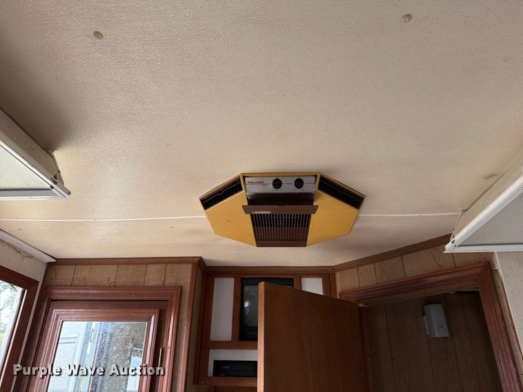 image for item DZ4823 1988 Star Mobile office trailer