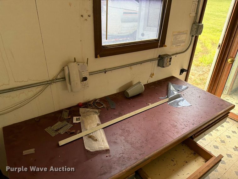 image for item DZ4823 1988 Star Mobile office trailer