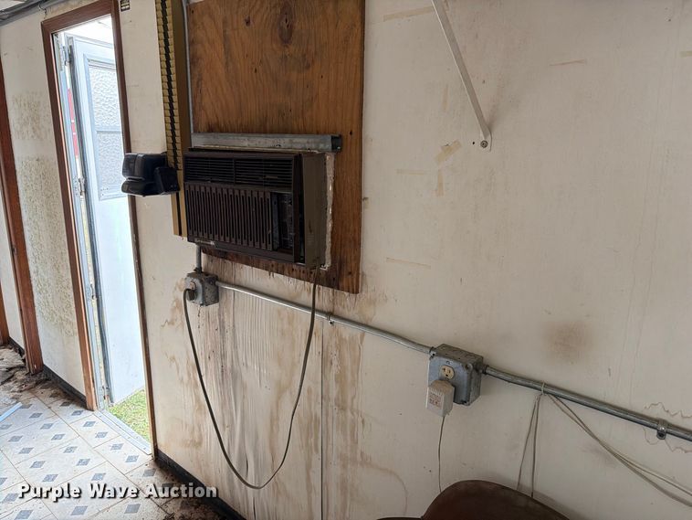image for item DZ4823 1988 Star Mobile office trailer