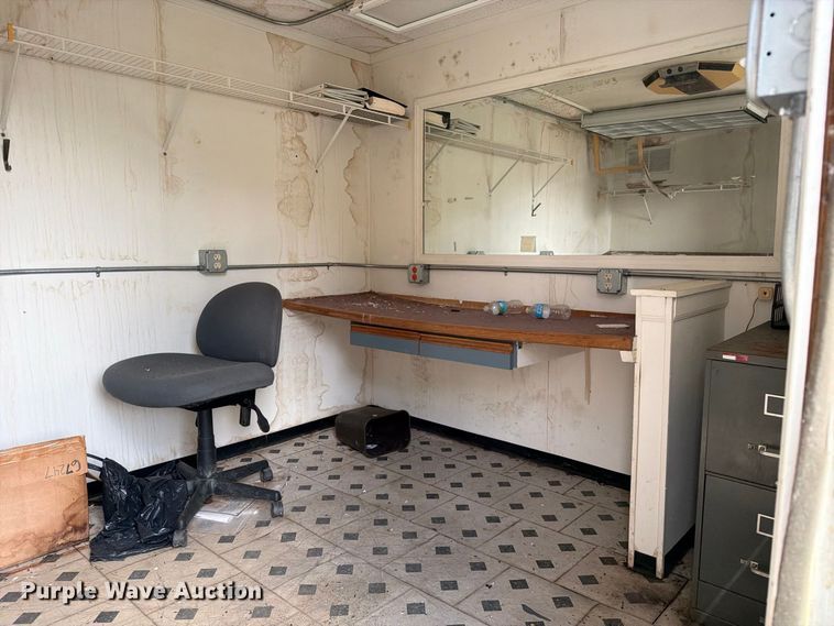 image for item DZ4823 1988 Star Mobile office trailer