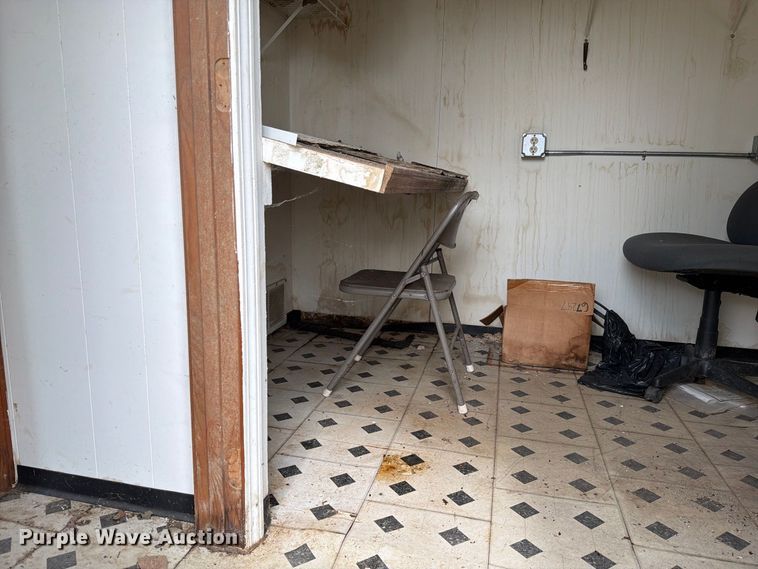 image for item DZ4823 1988 Star Mobile office trailer