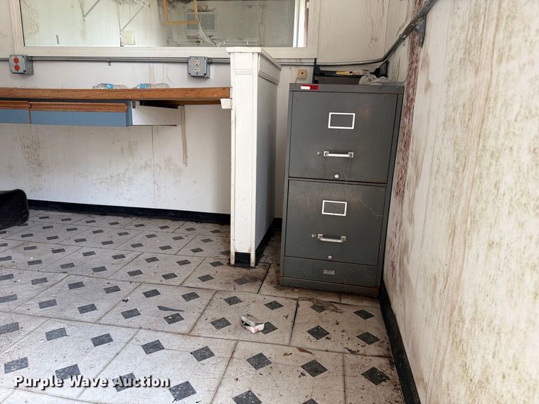 image for item DZ4823 1988 Star Mobile office trailer