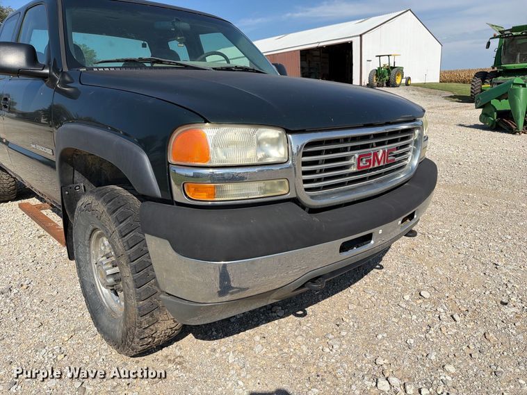 image for item DZ4843 2002 GMC Sierra 2500 Ext. Cab pickup truck