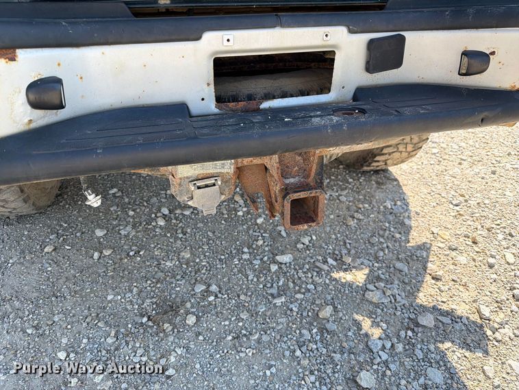 image for item DZ4843 2002 GMC Sierra 2500 Ext. Cab pickup truck