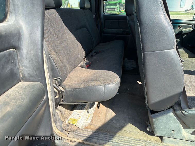 image for item DZ4843 2002 GMC Sierra 2500 Ext. Cab pickup truck