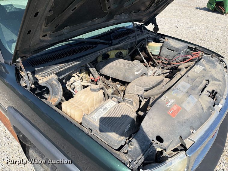 image for item DZ4843 2002 GMC Sierra 2500 Ext. Cab pickup truck