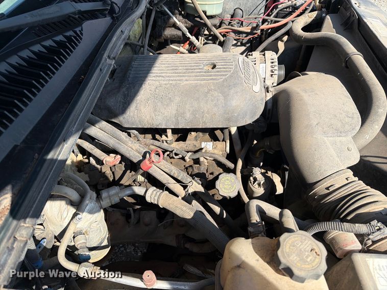 image for item DZ4843 2002 GMC Sierra 2500 Ext. Cab pickup truck