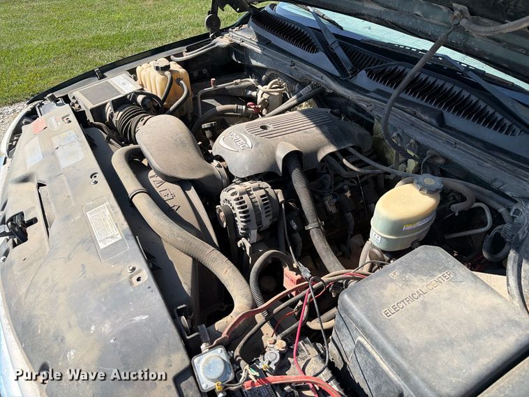 image for item DZ4843 2002 GMC Sierra 2500 Ext. Cab pickup truck