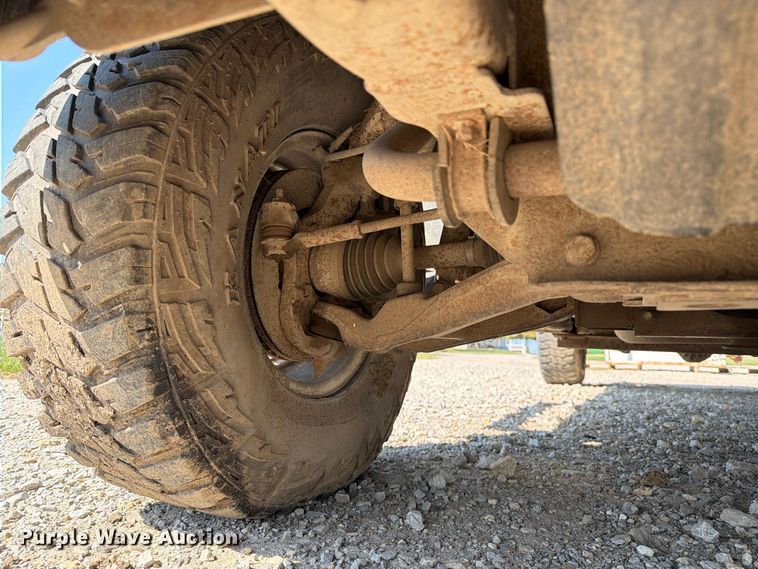 image for item DZ4843 2002 GMC Sierra 2500 Ext. Cab pickup truck