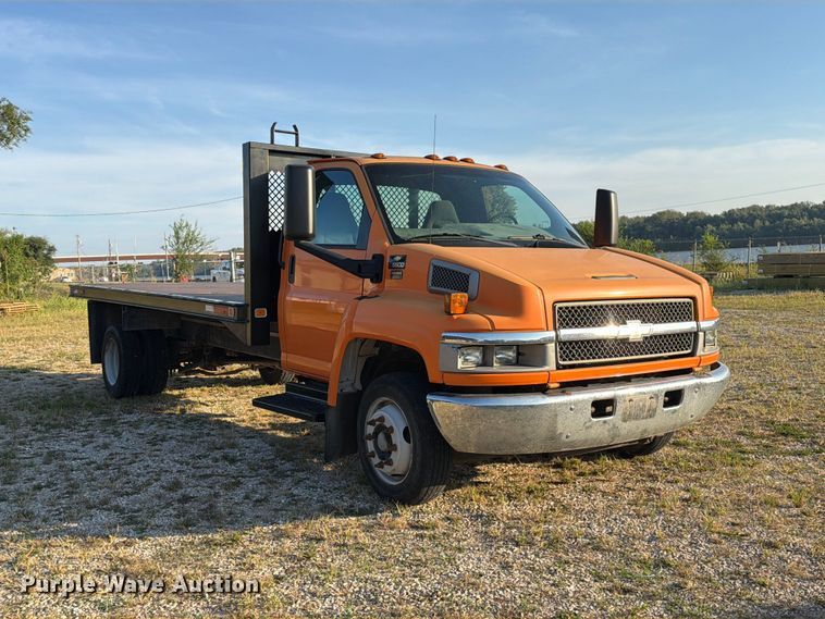 image for item DZ4848 2006 Chevrolet C5500 dump flatbed truck