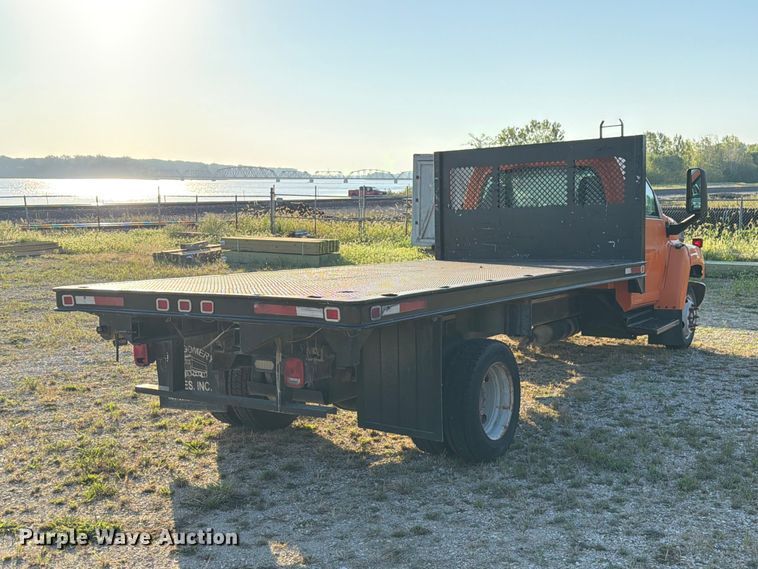 image for item DZ4848 2006 Chevrolet C5500 dump flatbed truck