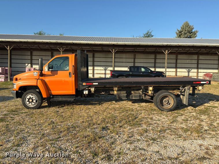 image for item DZ4848 2006 Chevrolet C5500 dump flatbed truck