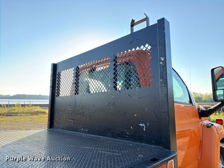 image for item DZ4848 2006 Chevrolet C5500 dump flatbed truck