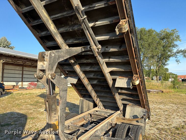 image for item DZ4848 2006 Chevrolet C5500 dump flatbed truck