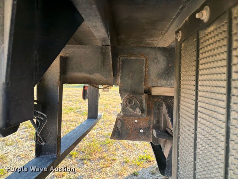 image for item DZ4848 2006 Chevrolet C5500 dump flatbed truck