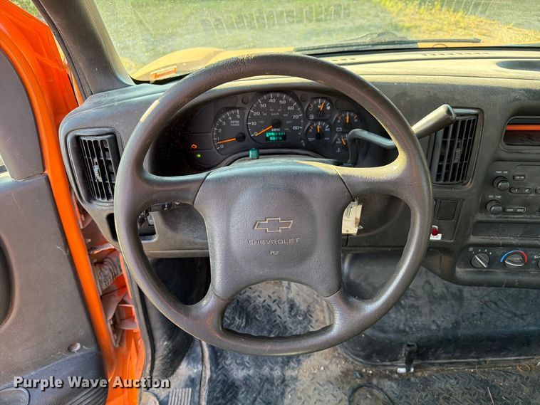 image for item DZ4848 2006 Chevrolet C5500 dump flatbed truck