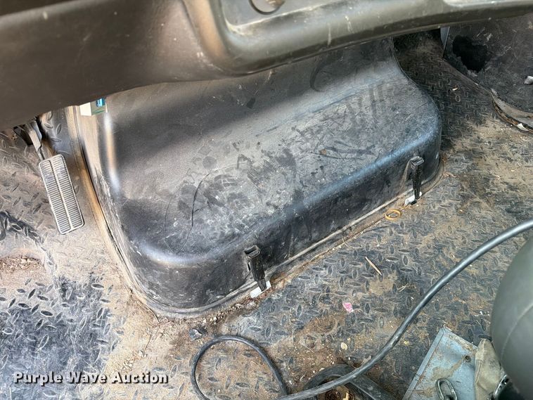 image for item DZ4848 2006 Chevrolet C5500 dump flatbed truck