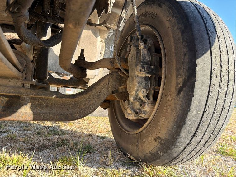 image for item DZ4848 2006 Chevrolet C5500 dump flatbed truck