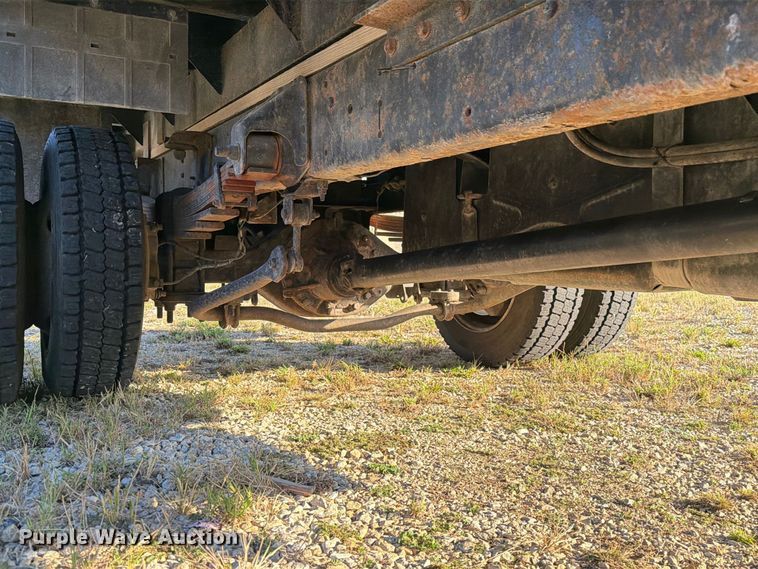 image for item DZ4848 2006 Chevrolet C5500 dump flatbed truck