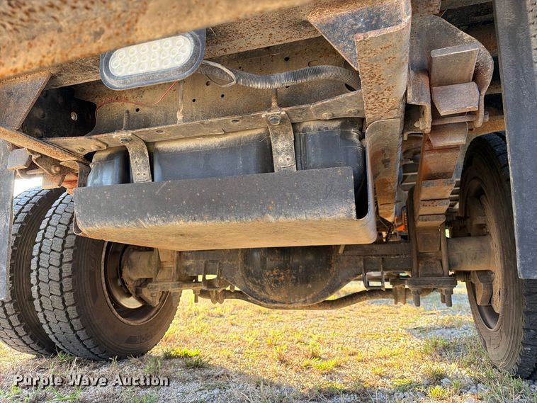 image for item DZ4848 2006 Chevrolet C5500 dump flatbed truck
