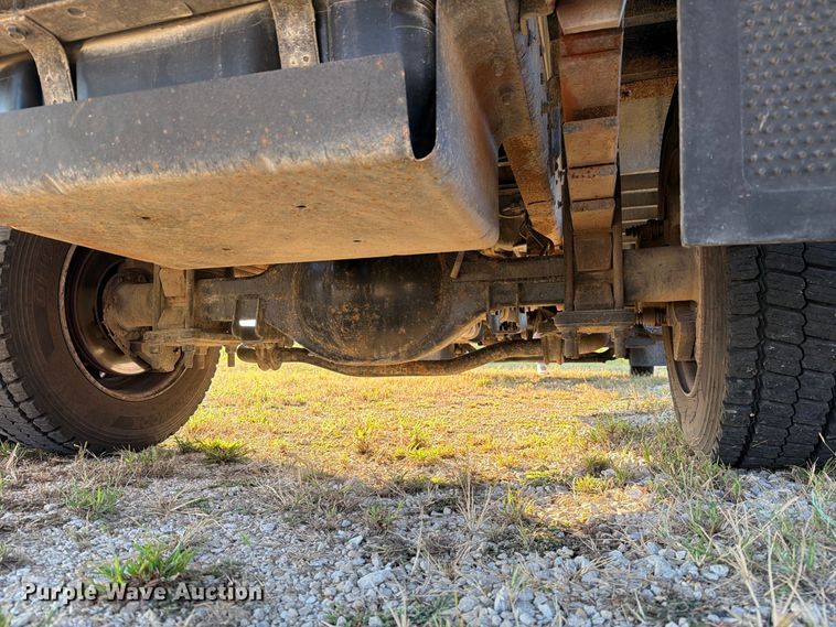 image for item DZ4848 2006 Chevrolet C5500 dump flatbed truck