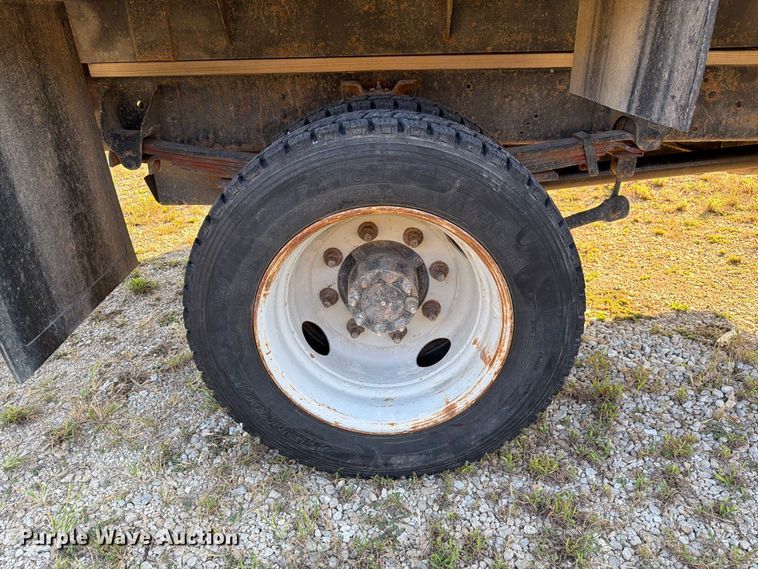 image for item DZ4848 2006 Chevrolet C5500 dump flatbed truck