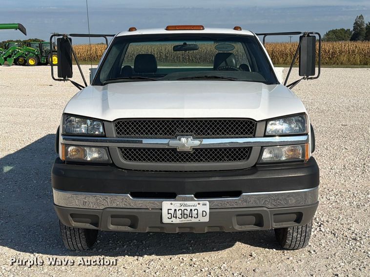 image for item DZ4849 2004 Chevrolet Silverado 3500 utility bed pickup truck